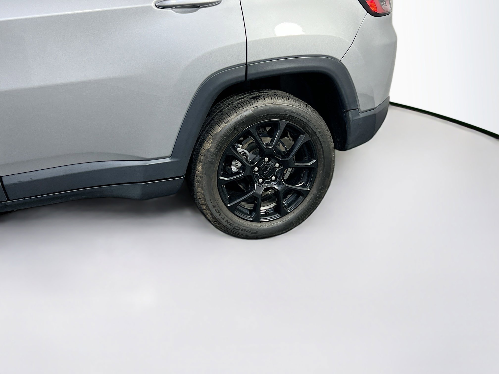 Used 2022 Jeep Compass Altitude w/ Convenience Group image 28