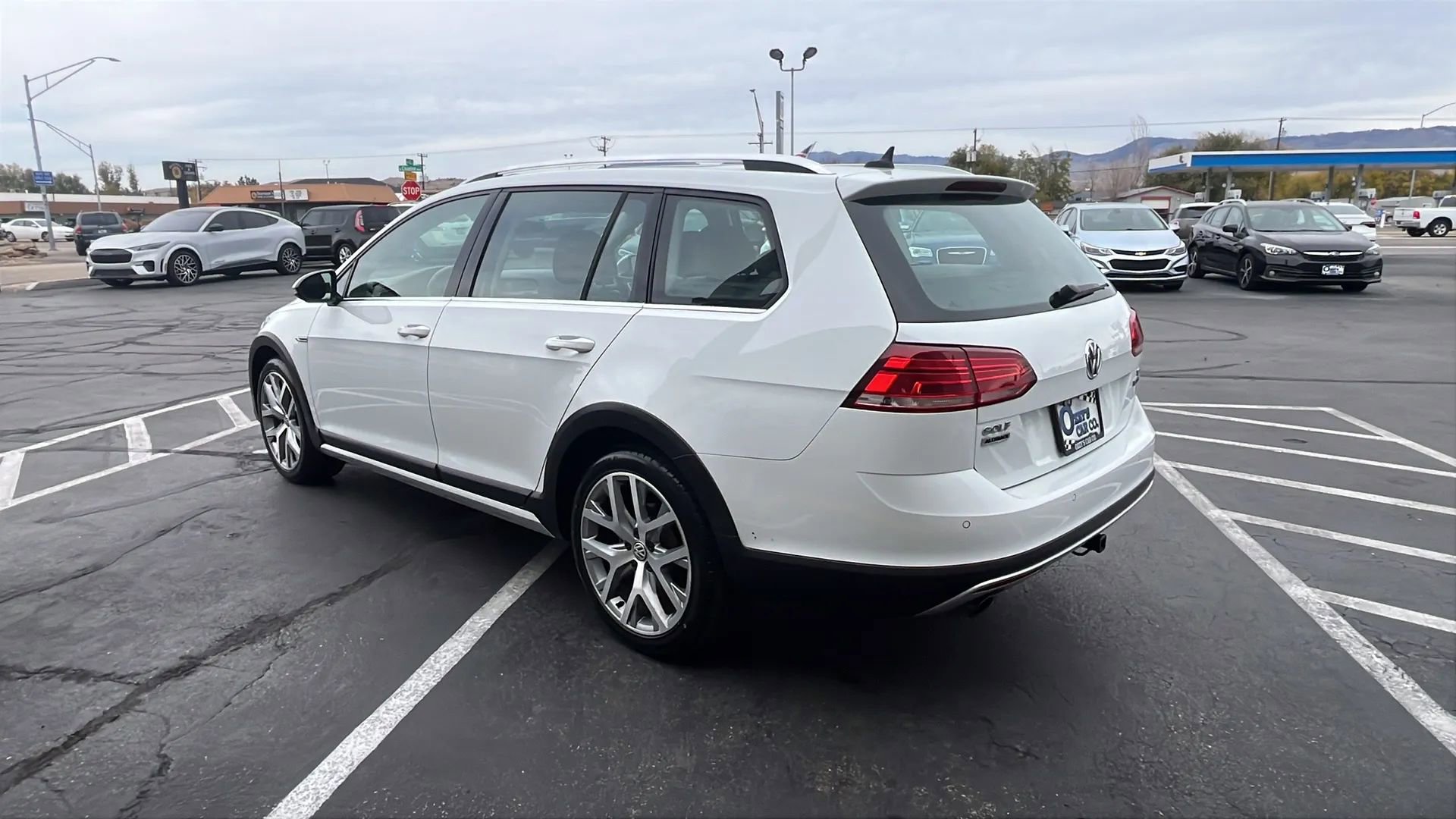 Used 2018 Volkswagen Golf Alltrack SEL image 6