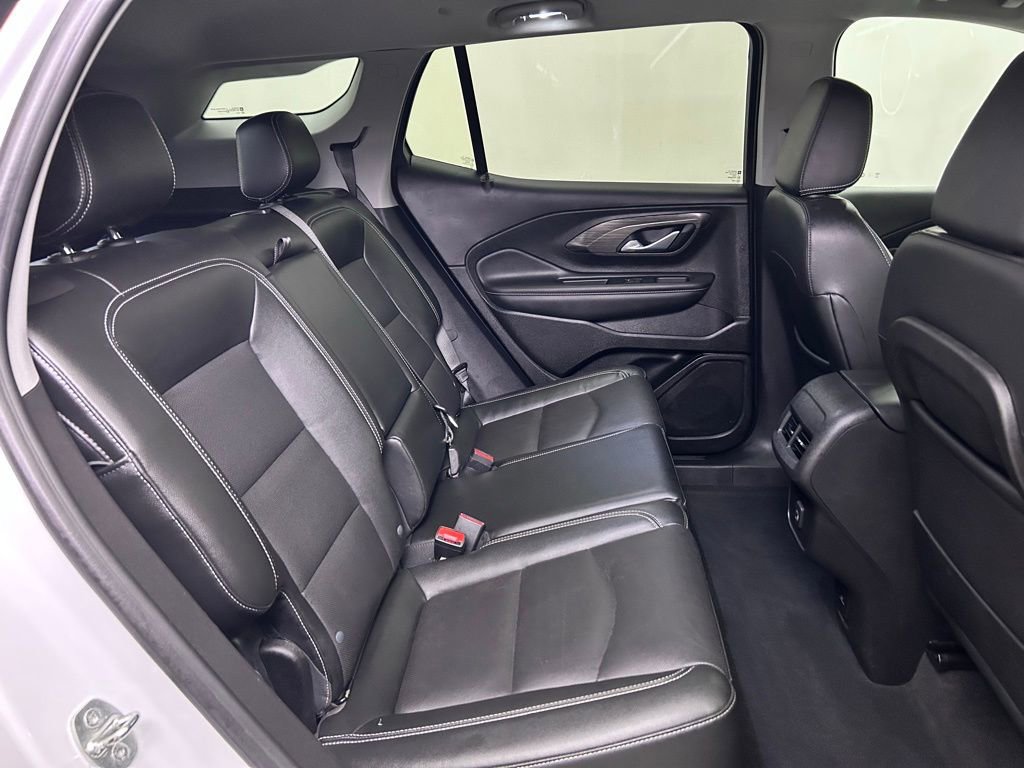 Used 2023 GMC Terrain SLT image 32