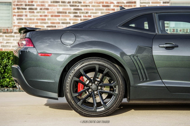 Used 2015 Chevrolet Camaro SS w/ SS Performance Package RWD image 10