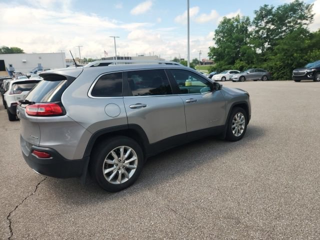 Used 2016 Jeep Cherokee Limited AWD/4WD image 7