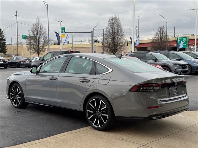 Used 2025 Honda Accord Touring image 9