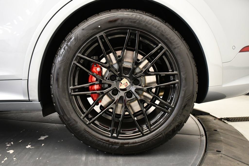 New 2026 Porsche Cayenne GTS AWD/4WD image 17