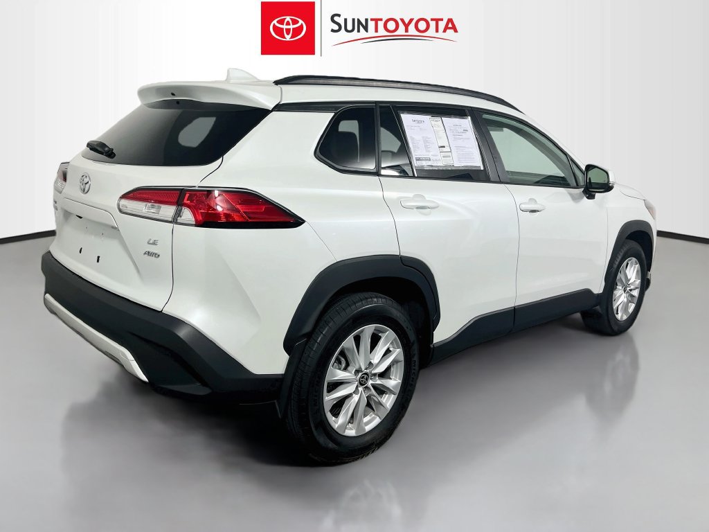 Used 2024 Toyota Corolla Cross LE AWD/4WD image 4