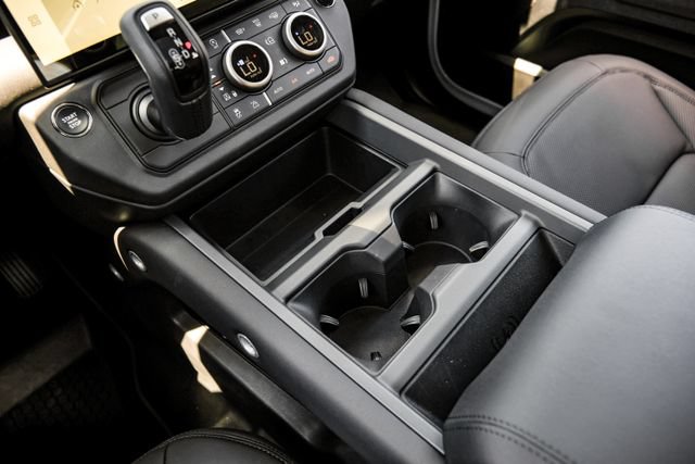 New 2026 Land Rover Defender 110 X-Dynamic SE AWD/4WD image 30