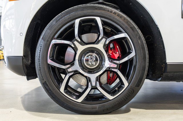 Used 2022 Rolls-Royce Cullinan Black Badge AWD/4WD image 24