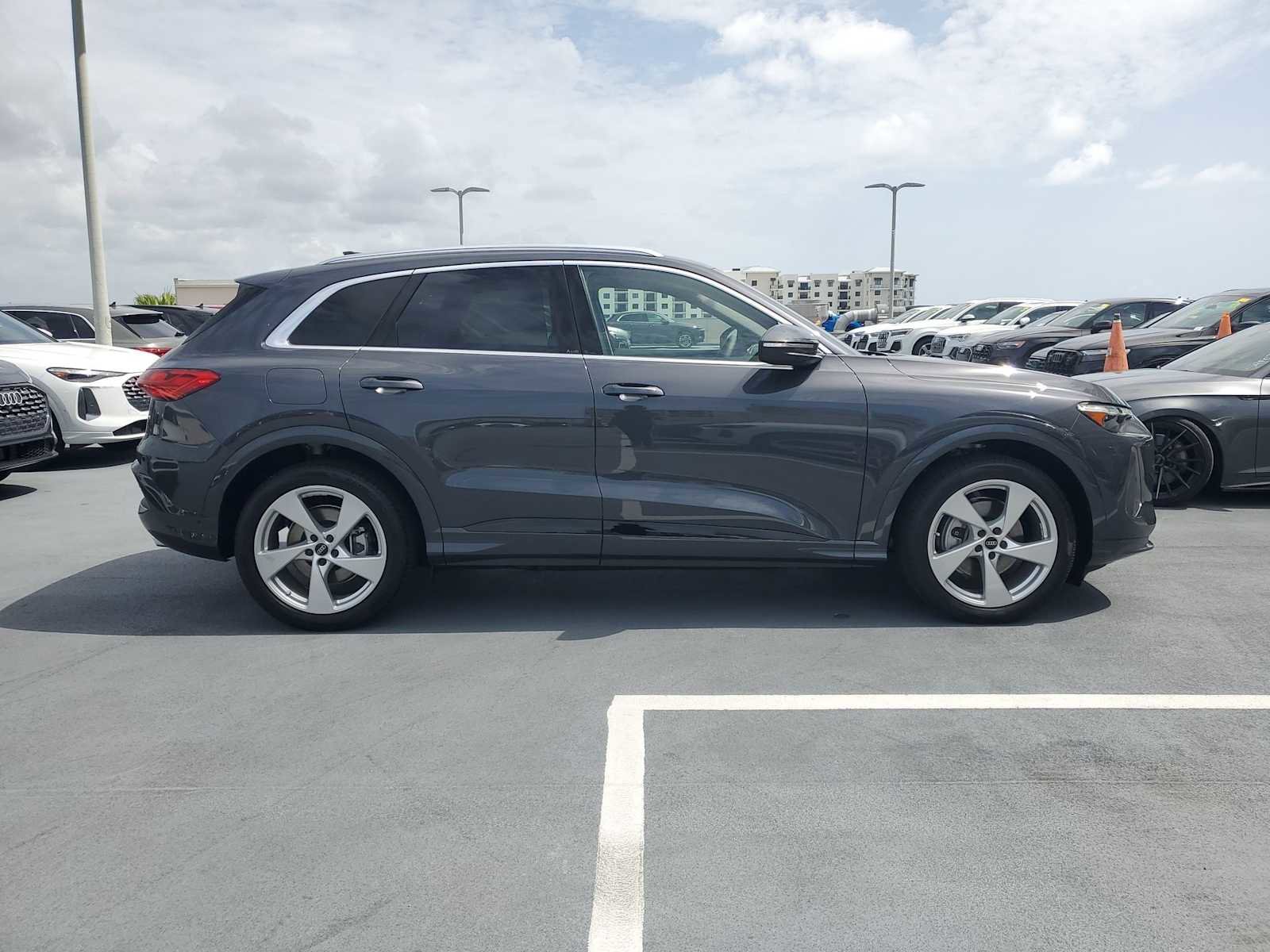 New 2025 Audi Q5 Prestige image 7