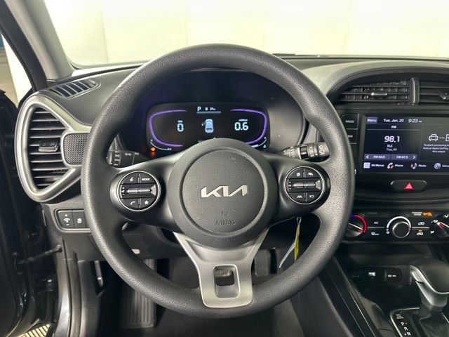 Used 2023 Kia Soul LX w/ LX Technology Package image 14