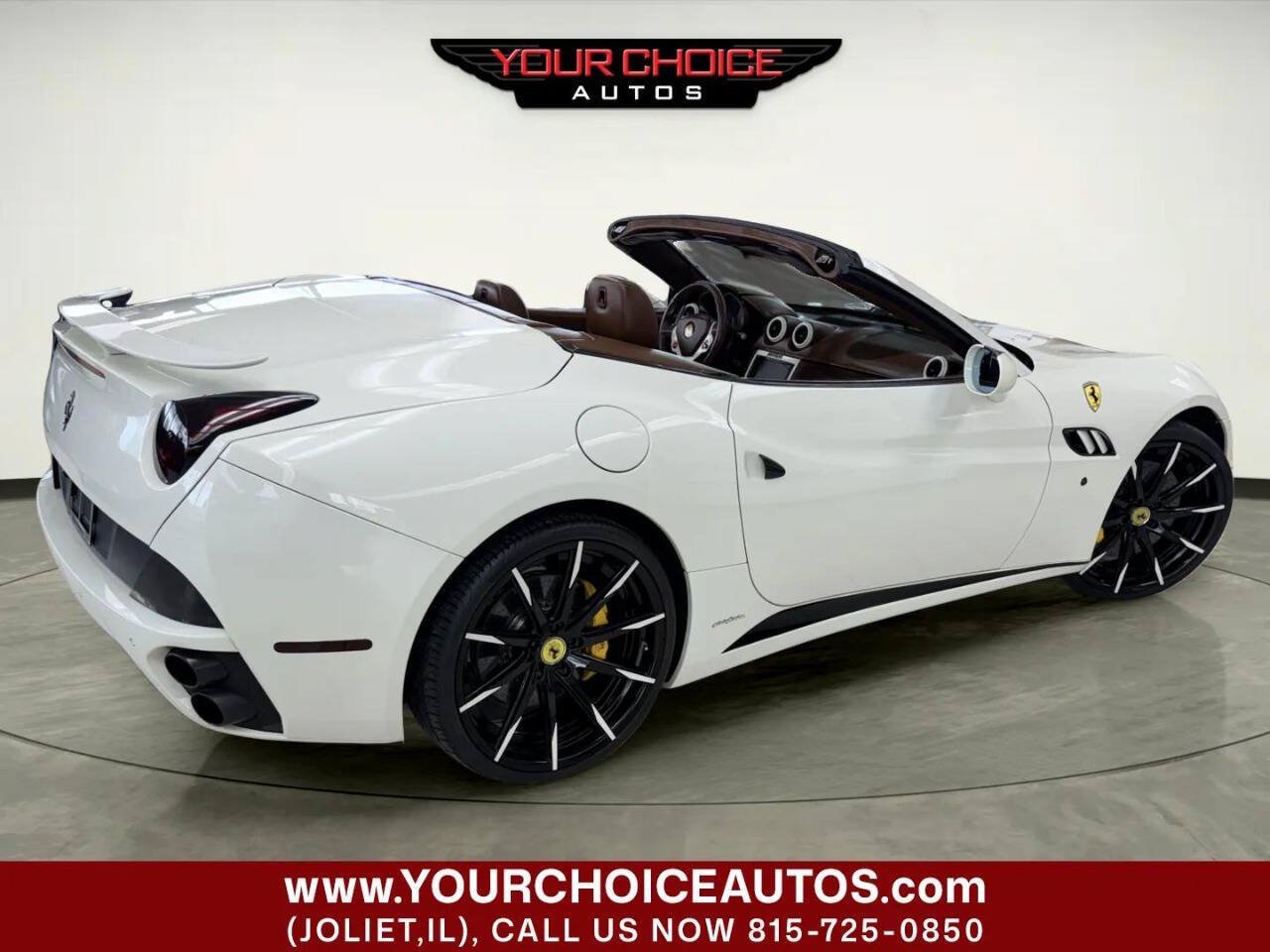 Used 2012 Ferrari California RWD image 14