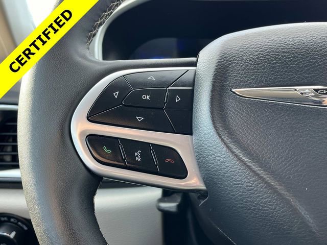 Used 2024 Chrysler Pacifica Touring-L image 21