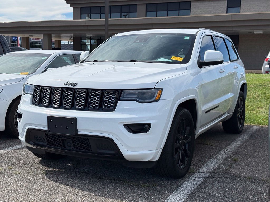 Used 2020 Jeep Grand Cherokee Altitude AWD/4WD image 6