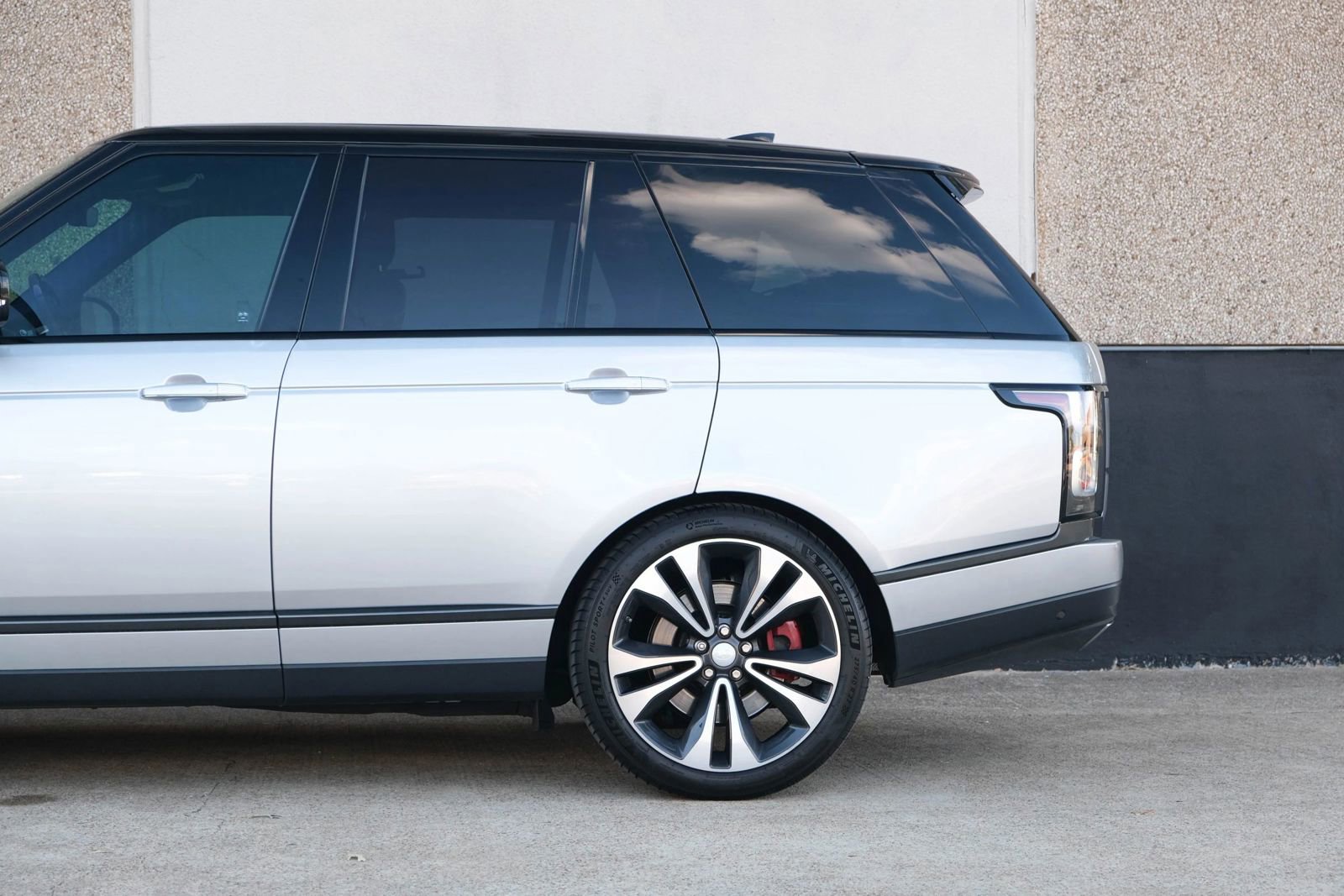 Used 2020 Land Rover Range Rover SV Autobiography Dynamic image 8
