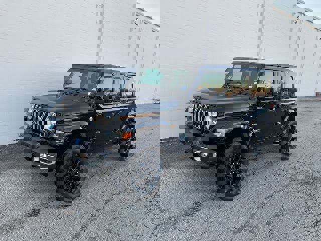 Used 2024 Jeep Wrangler Unlimited Sahara image 33