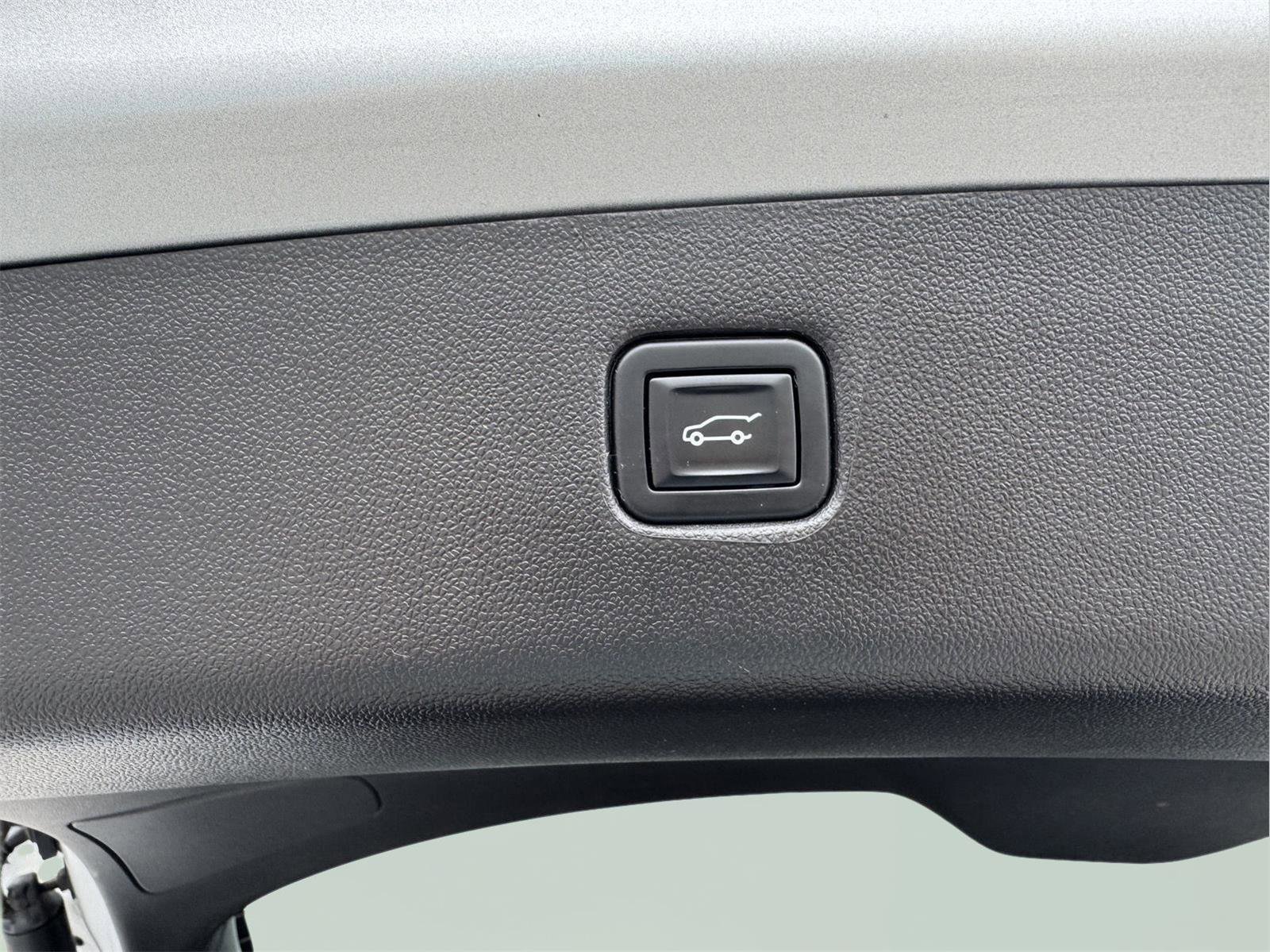 Used 2022 Chevrolet Blazer LT image 13