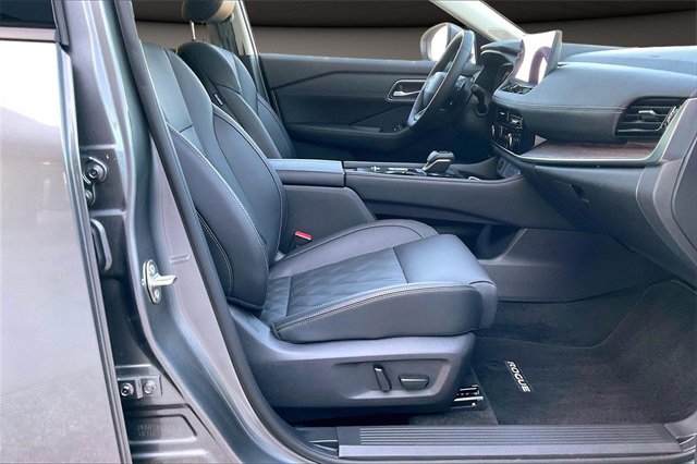 Certified 2025 Nissan Rogue Platinum w/ Platinum Premium Package image 7