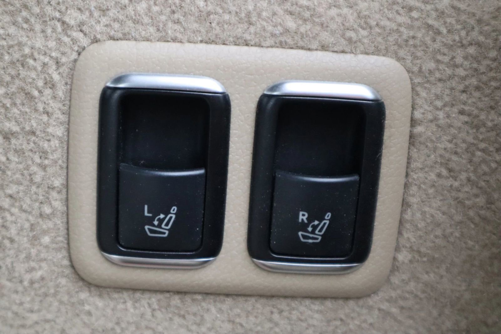 Used 2015 Mercedes-Benz GL 320 BlueTEC 4MATIC w/ Premium I Package image 9