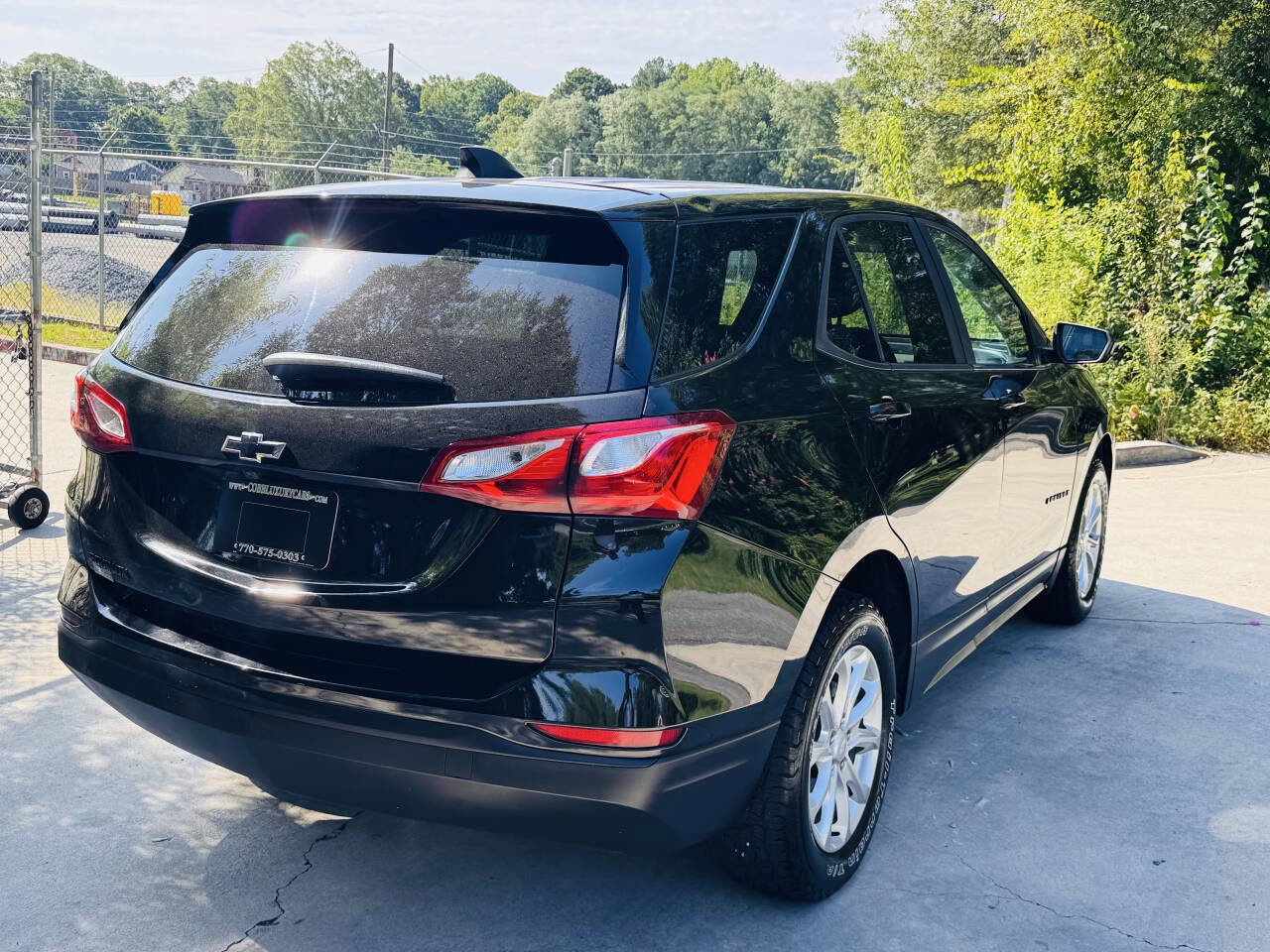 Used 2020 Chevrolet Equinox LS w/ LS Convenience Package image 2