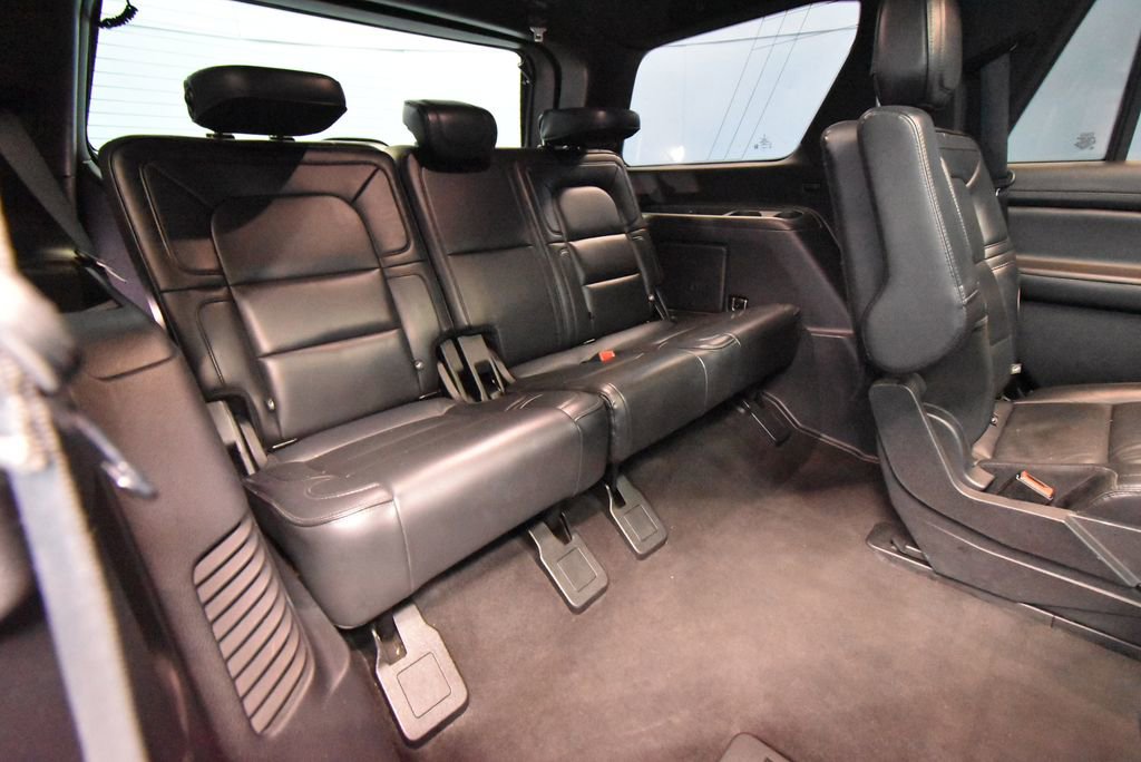 Used 2019 Lincoln Navigator Select AWD/4WD image 30