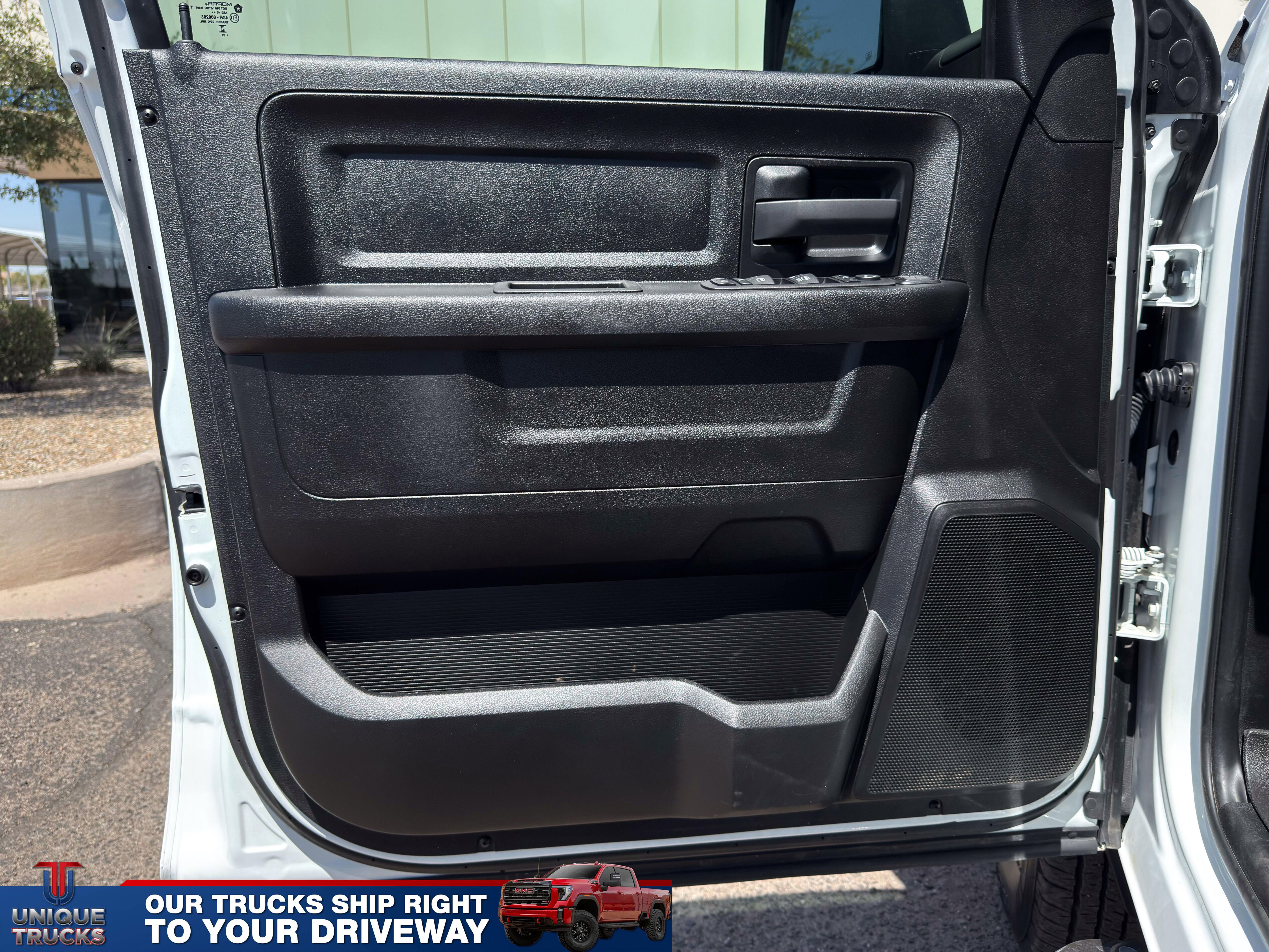 Used 2024 RAM 3500 Tradesman w/ Chrome Appearance Group AWD/4WD image 15