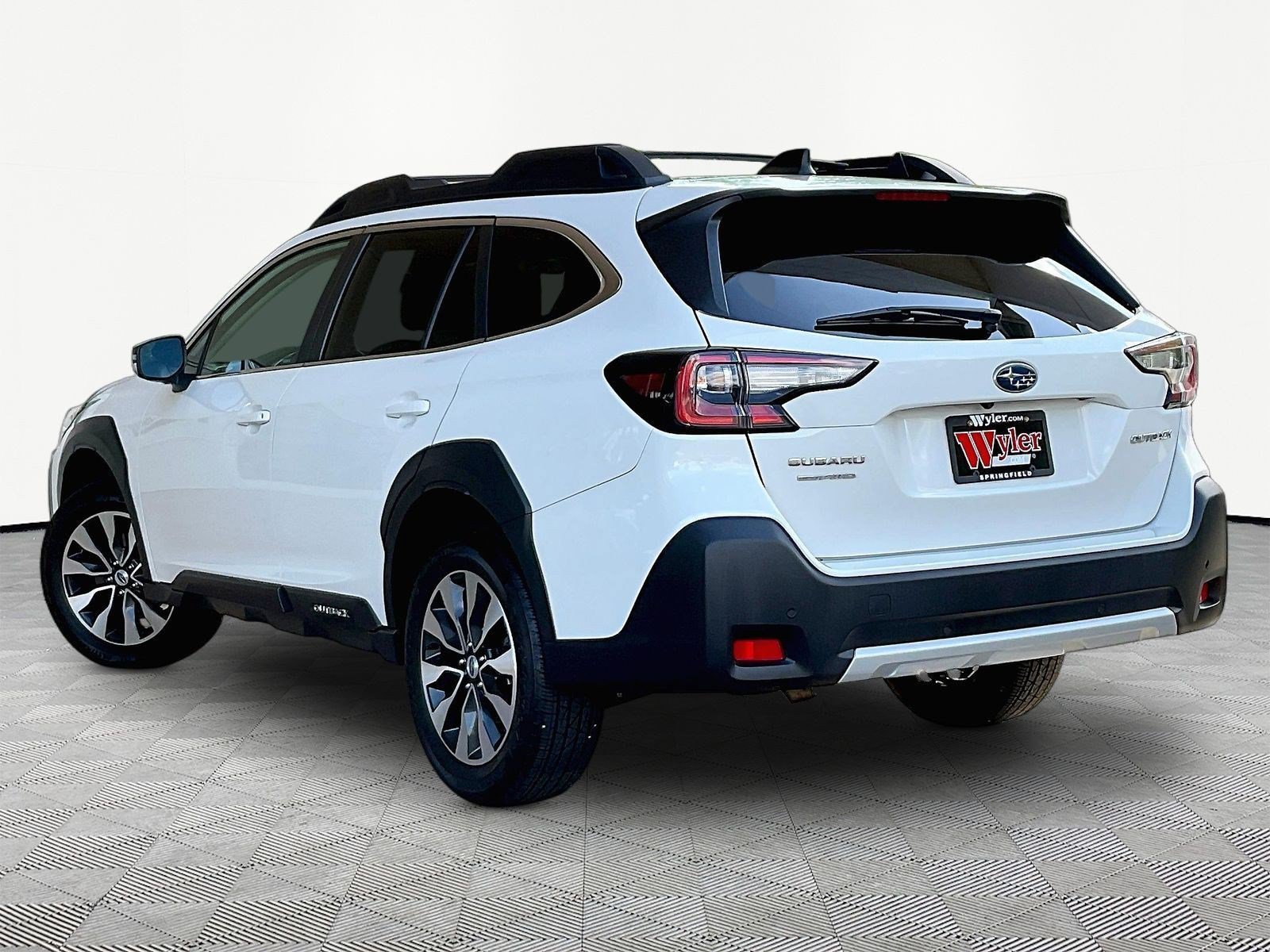 Used 2023 Subaru Outback Limited AWD/4WD image 4