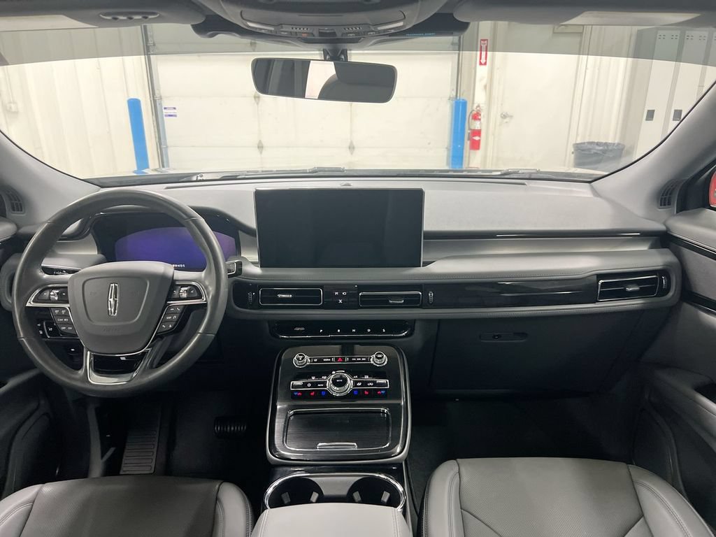 Used 2023 Lincoln Nautilus Reserve AWD/4WD image 10