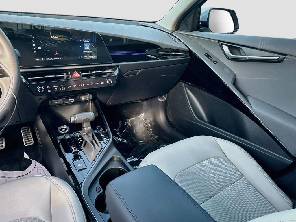 Certified 2025 Kia Niro EX Touring FWD image 24