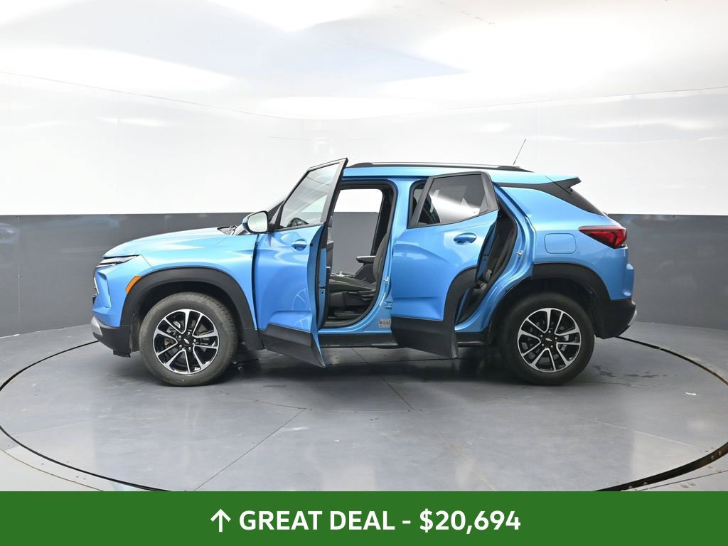Used 2025 Chevrolet TrailBlazer LT AWD/4WD image 60
