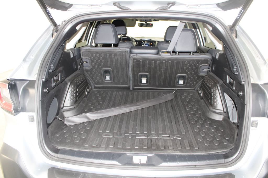 Used 2023 Subaru Outback Limited image 13