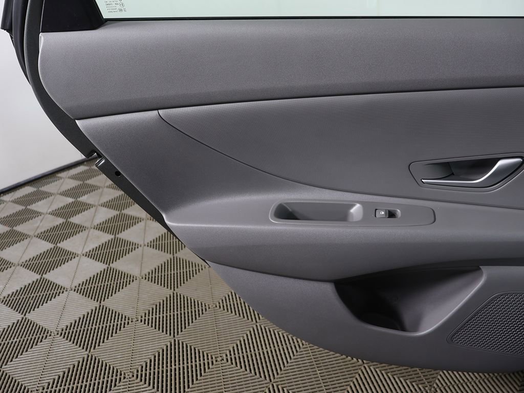 Used 2024 Hyundai Elantra SEL FWD image 21