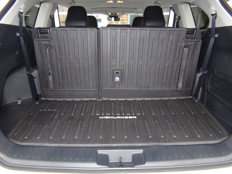 Used 2022 Toyota Highlander XLE image 37