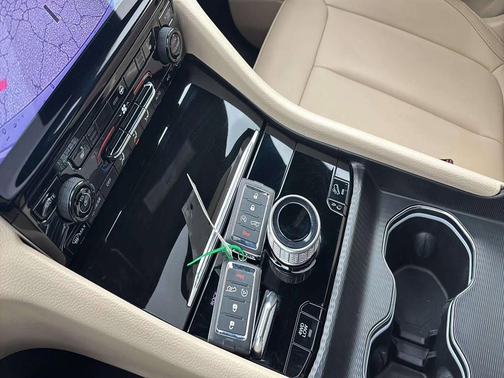 Used 2023 Jeep Grand Cherokee 4WD 4xe image 22