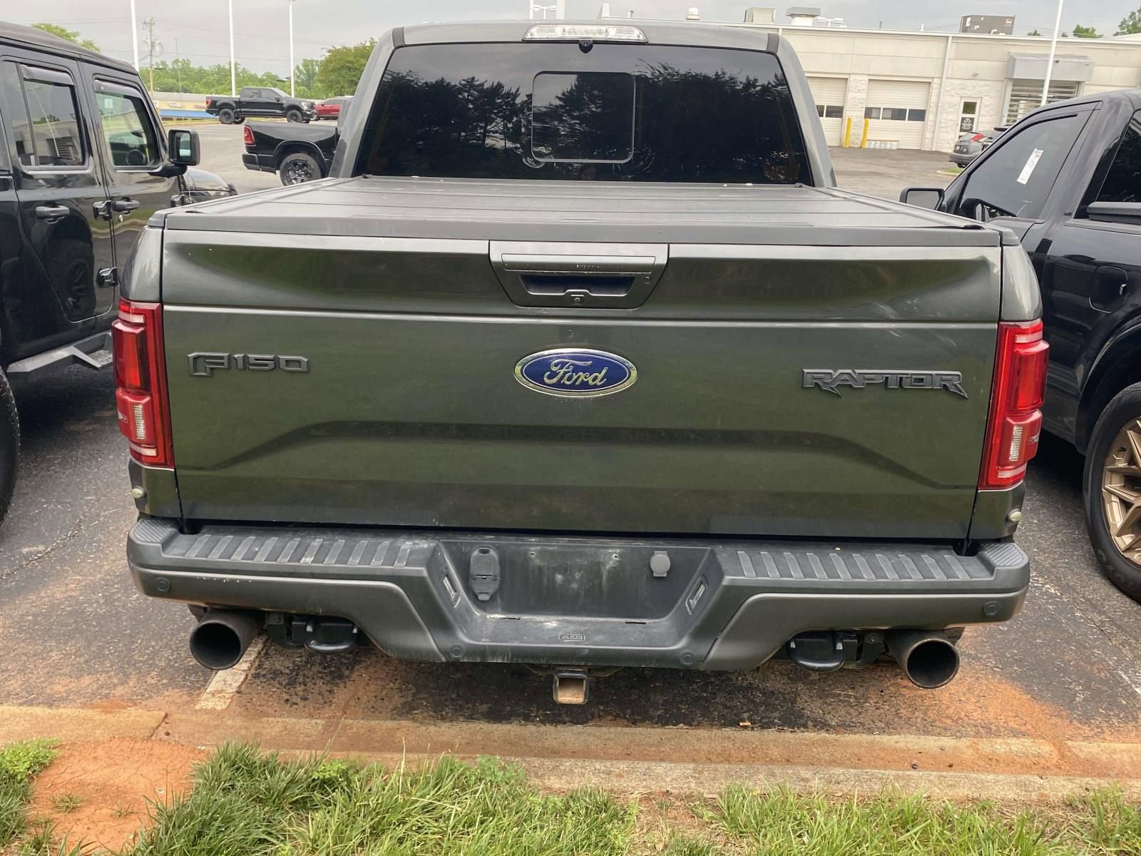 Used 2017 Ford F150 Raptor w/ Equipment Group 802A Luxury AWD/4WD image 7