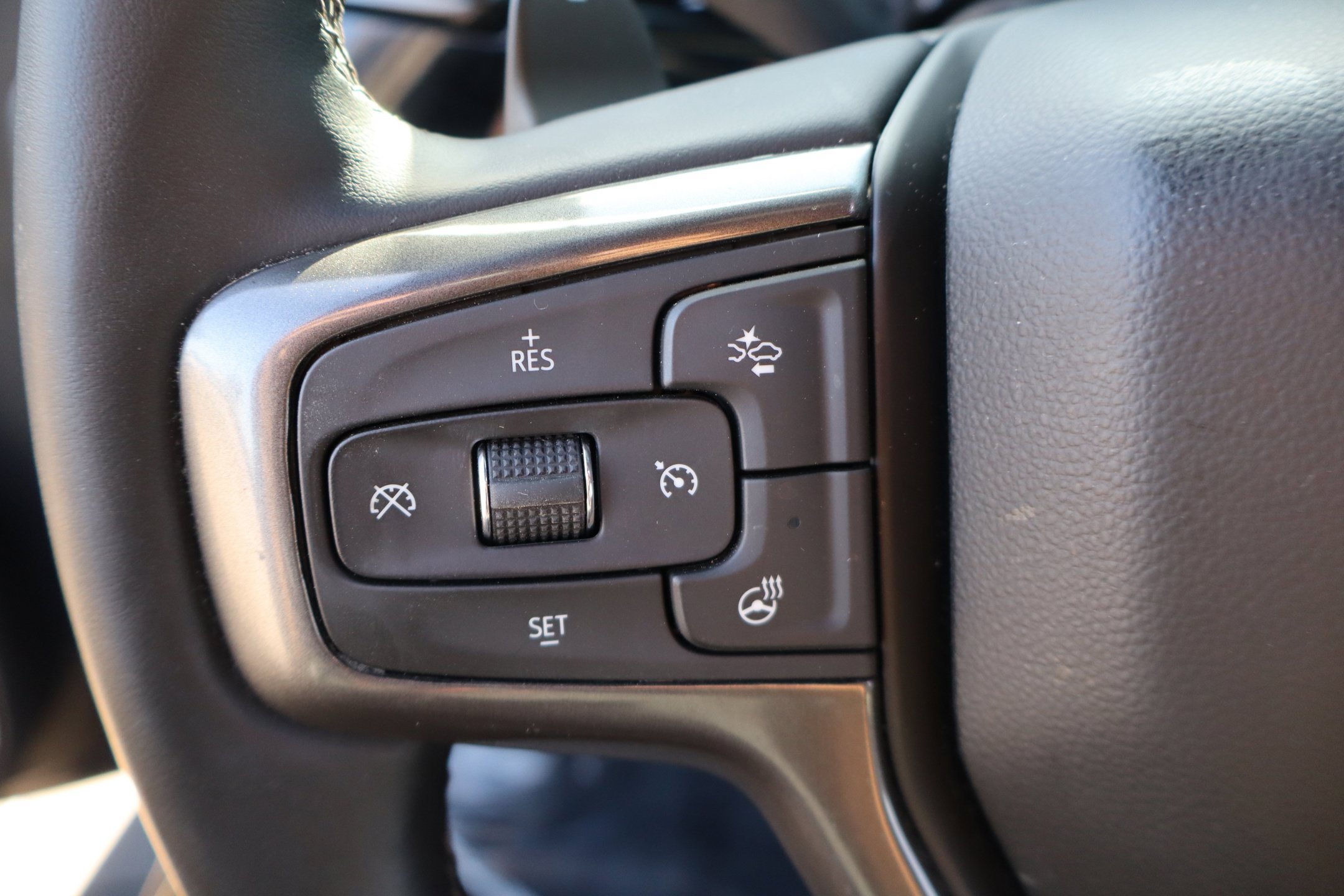 Used 2023 Chevrolet Silverado 1500 ZR2 AWD/4WD image 18
