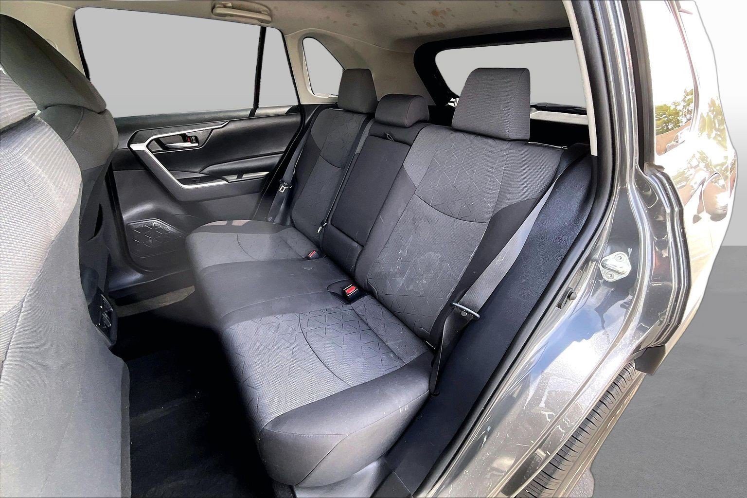 Used 2021 Toyota RAV4 XLE FWD image 25