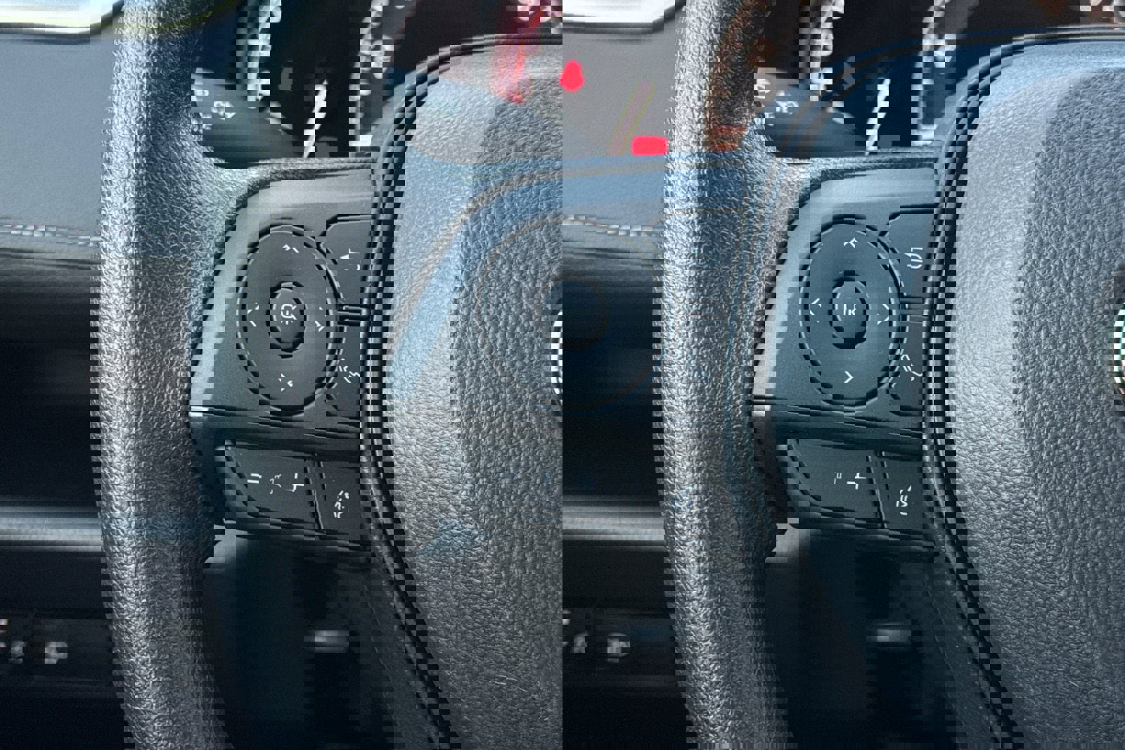 New 2025 Toyota RAV4 LE image 27