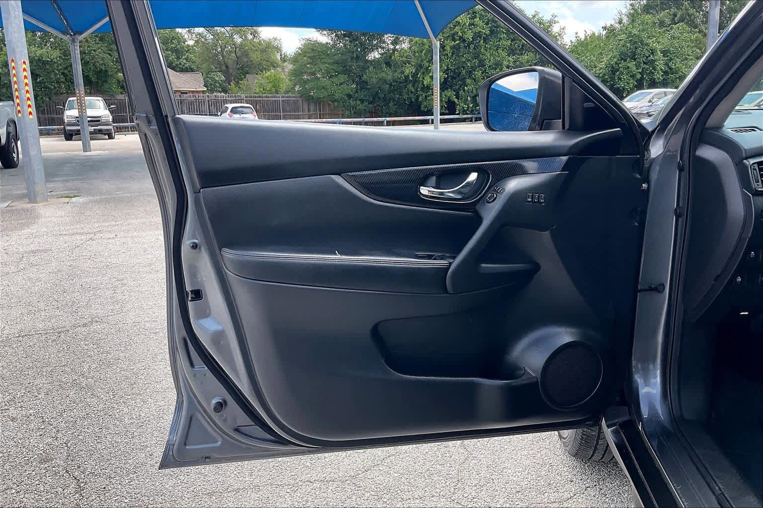 Used 2020 Nissan Rogue SL FWD image 21