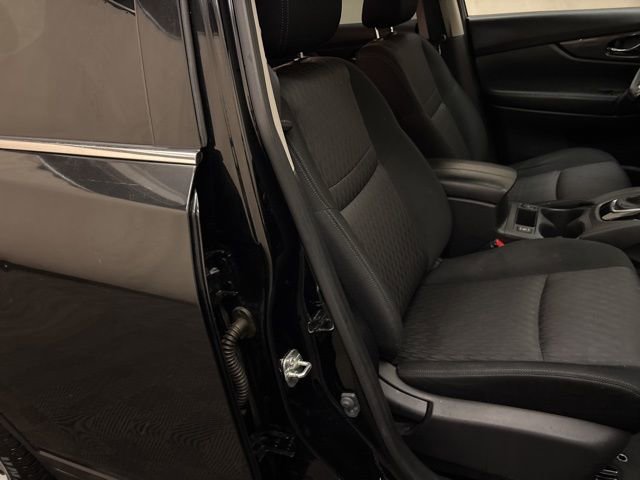 Used 2020 Nissan Rogue SV image 18