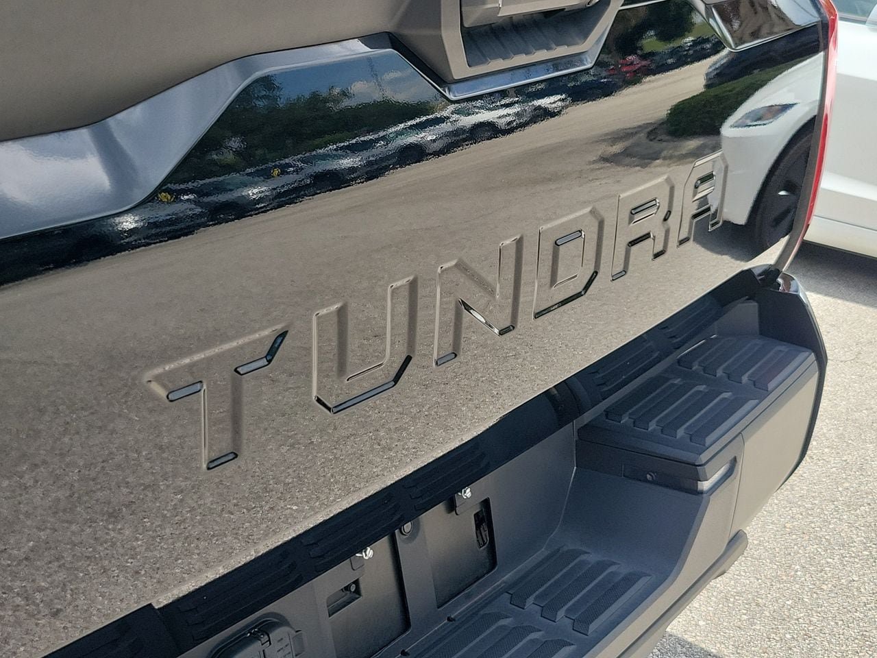 Used 2024 Toyota Tundra SR5 AWD/4WD image 4