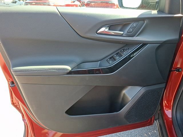 New 2026 Chevrolet Equinox LT w/ Safety and Technology Package FWD image 8
