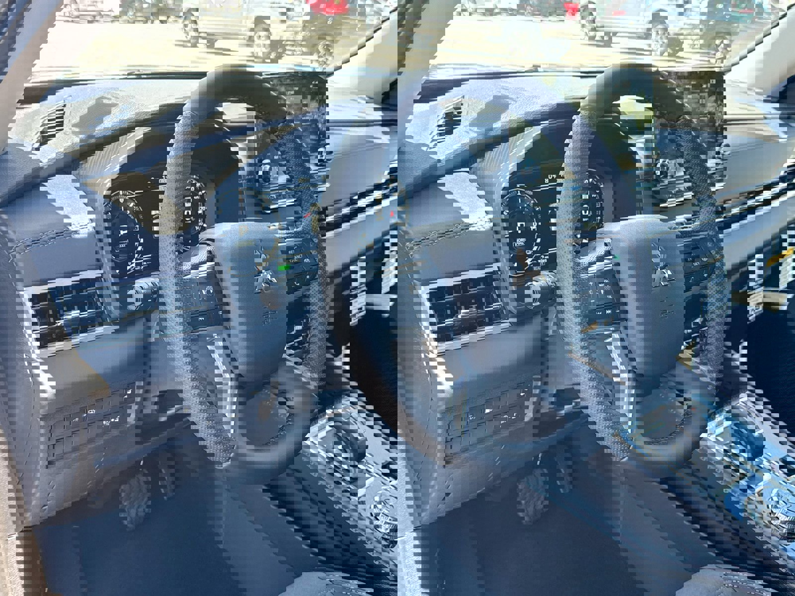New 2025 Mitsubishi Outlander 4WD Plug-In Hybrid image 3