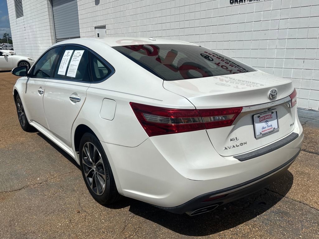 Used 2017 Toyota Avalon XLE Premium image 5