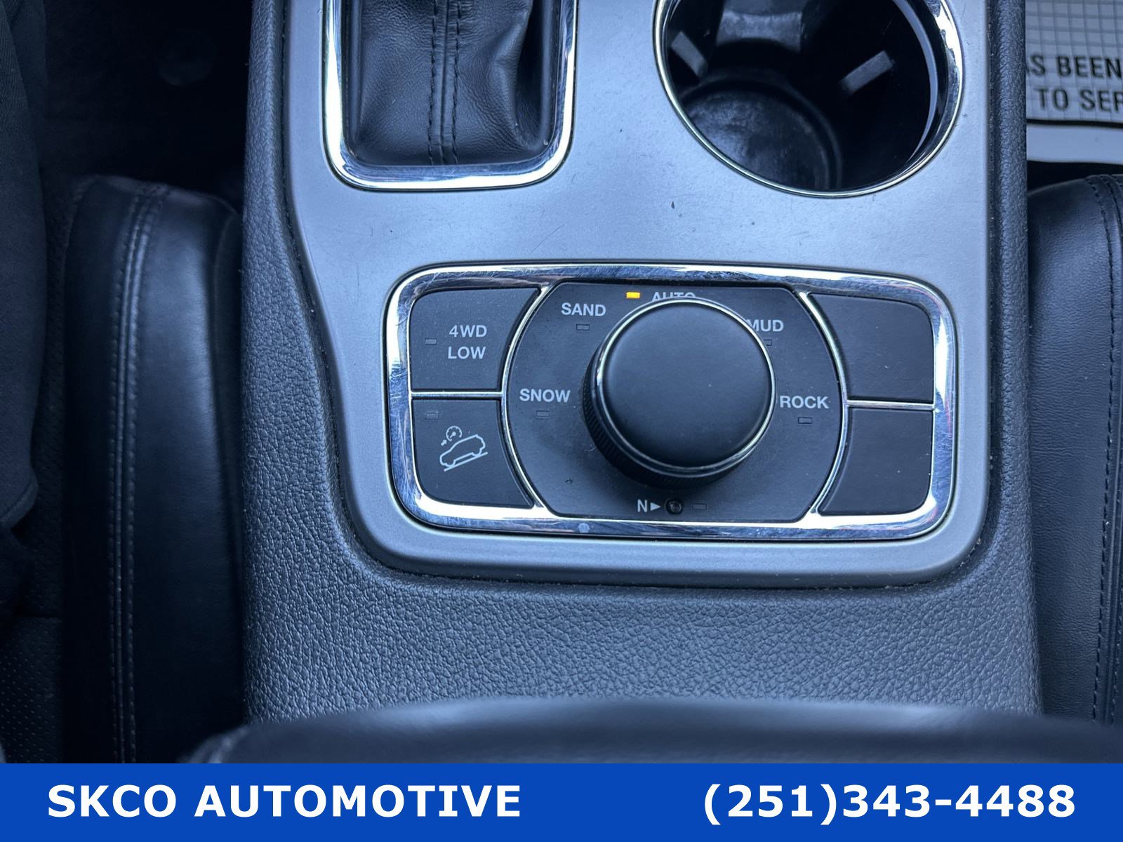 Used 2022 Jeep Grand Cherokee Laredo X image 28