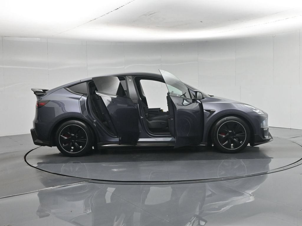 Used 2023 Tesla Model Y Long Range AWD/4WD image 3