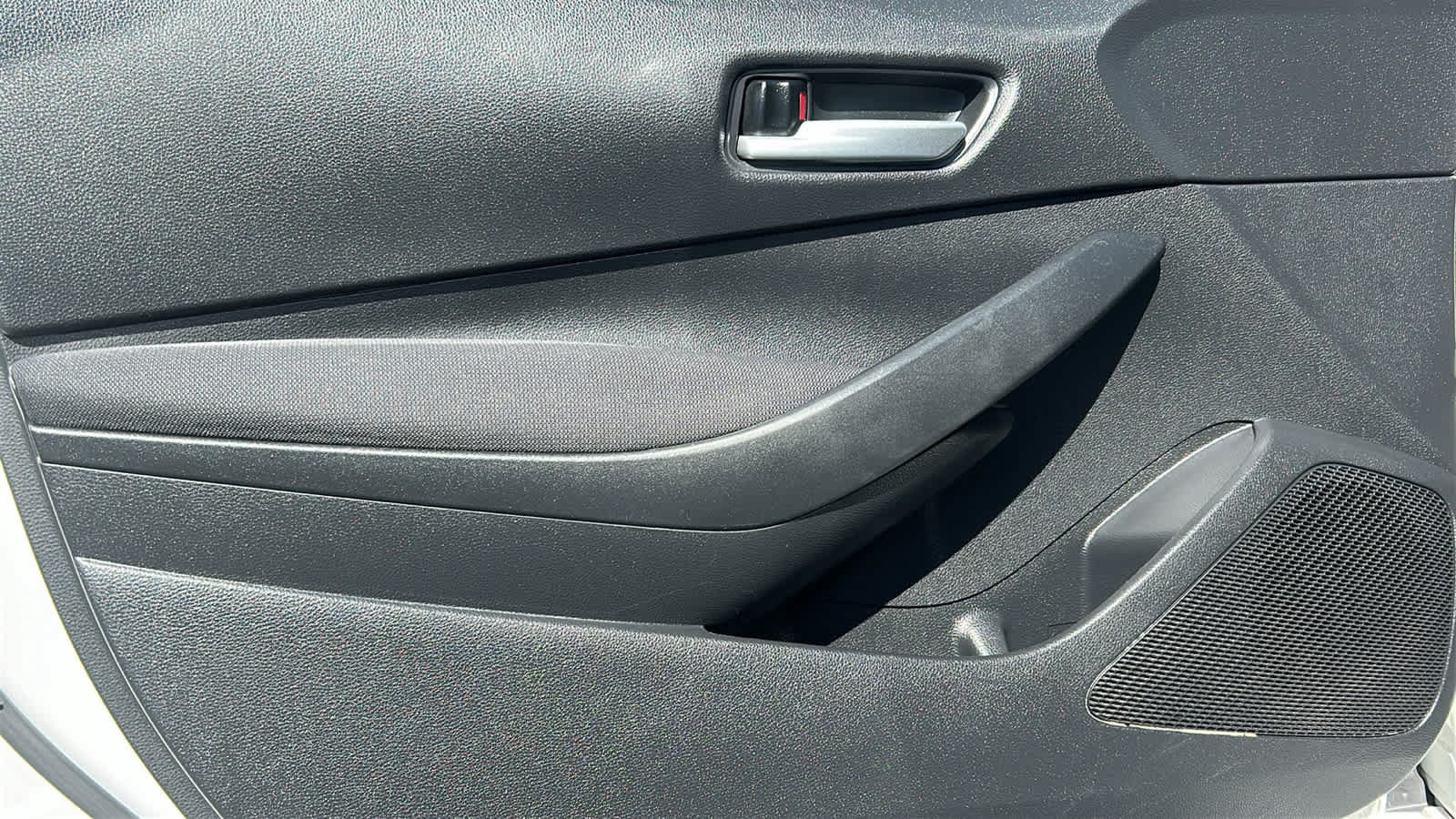 Used 2020 Toyota Corolla LE FWD image 23