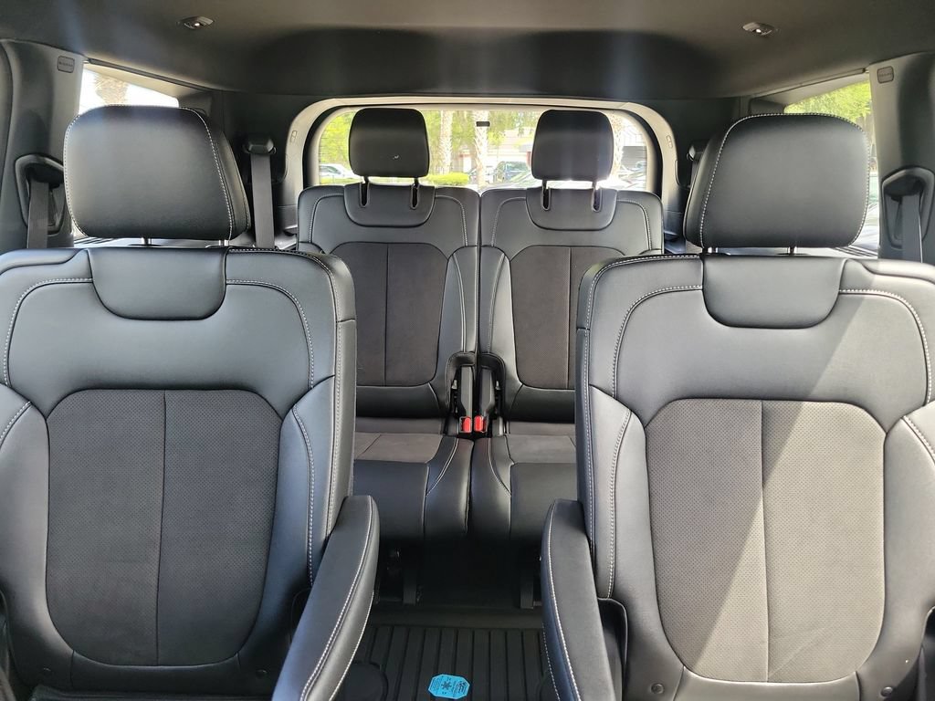 Used 2024 Jeep Grand Cherokee L Altitude AWD/4WD image 14