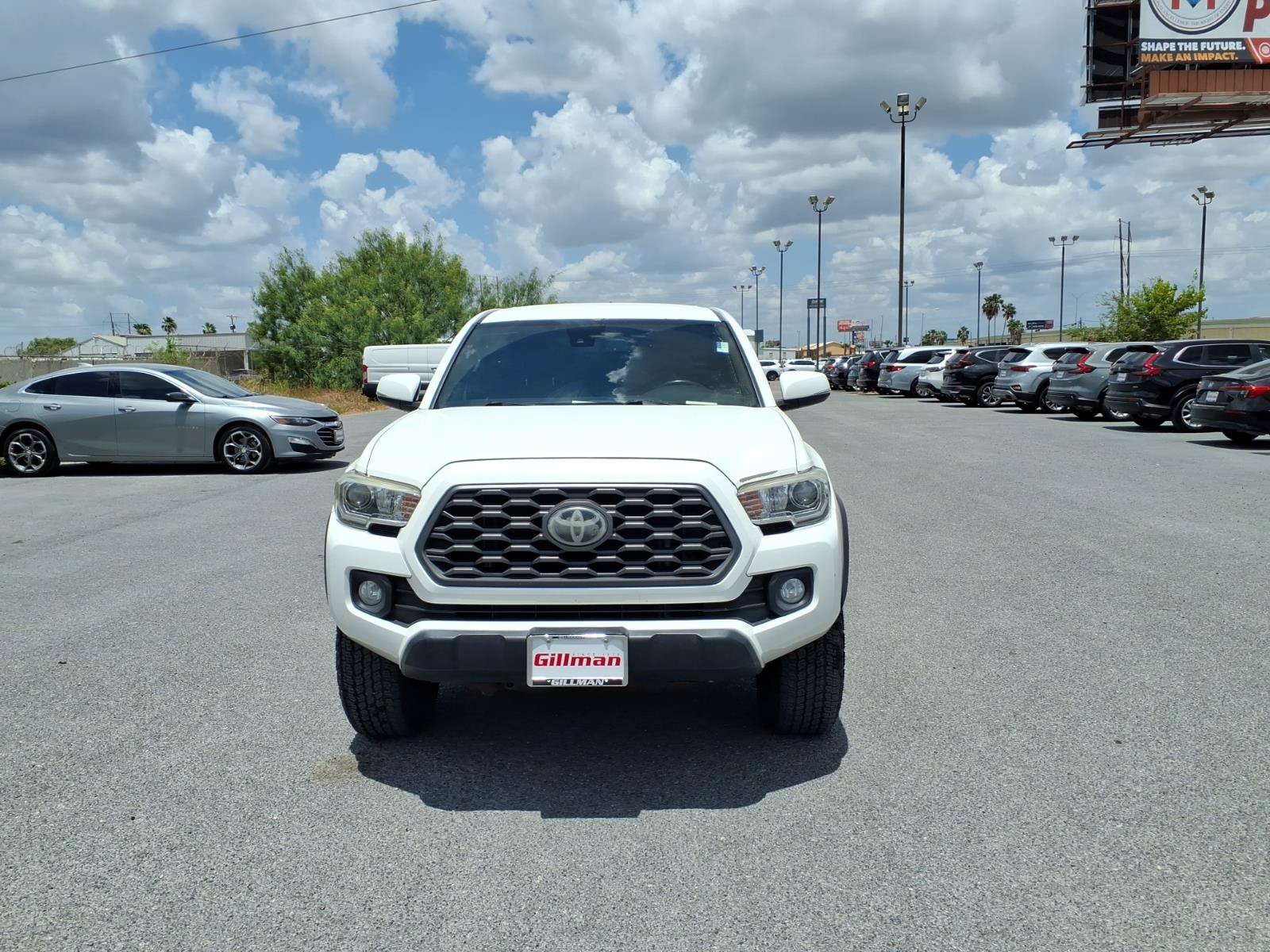 Used 2020 Toyota Tacoma TRD Off-Road w/ Exterior Package AWD/4WD image 3