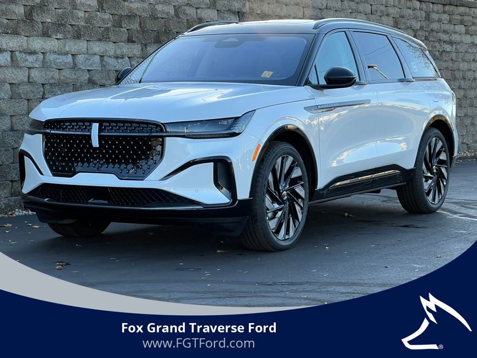 New 2026 Lincoln Nautilus Reserve w/ Jet Appearance Package AWD/4WD image 1