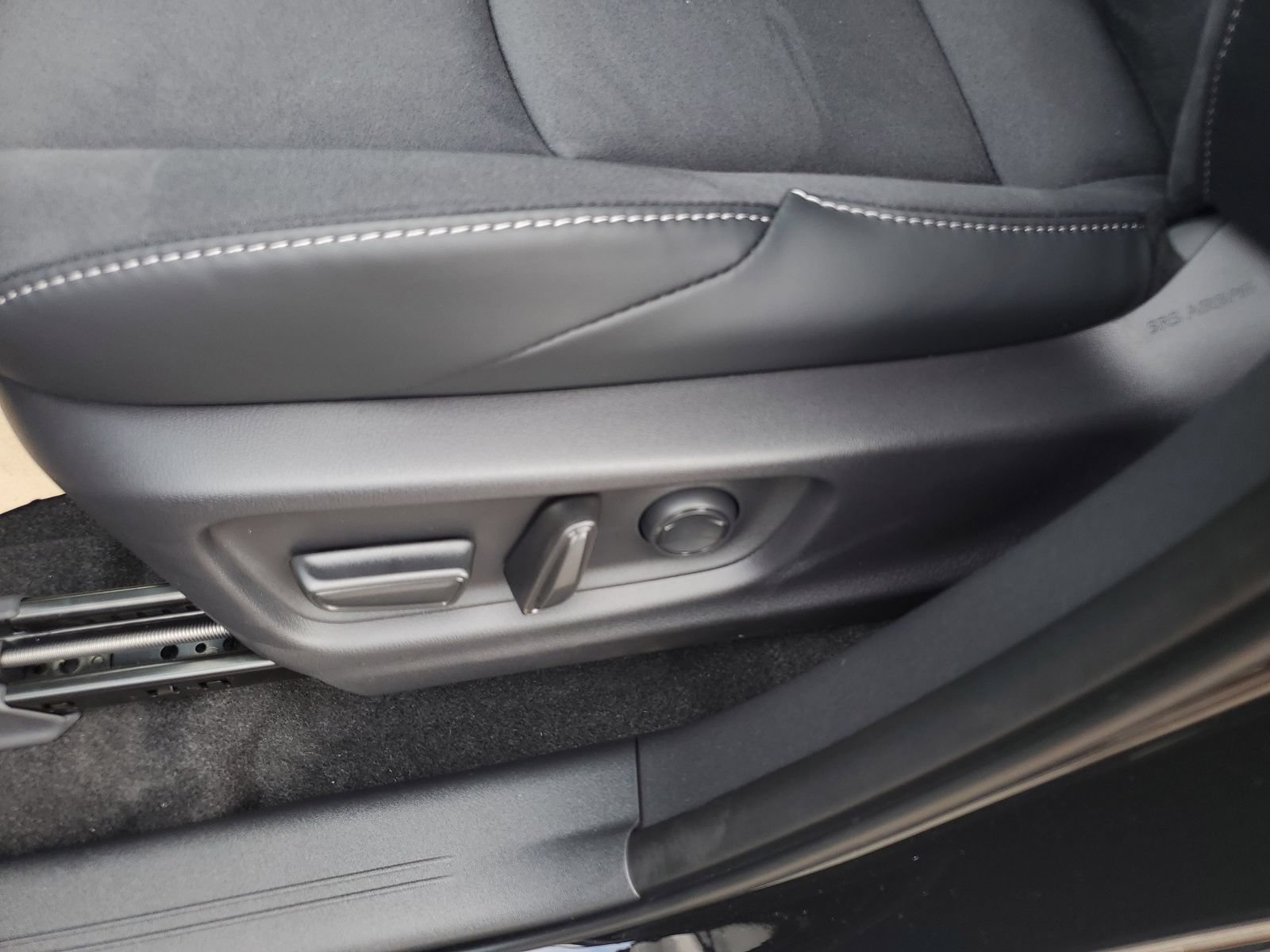 New 2026 Toyota C-HR AWD/4WD image 18