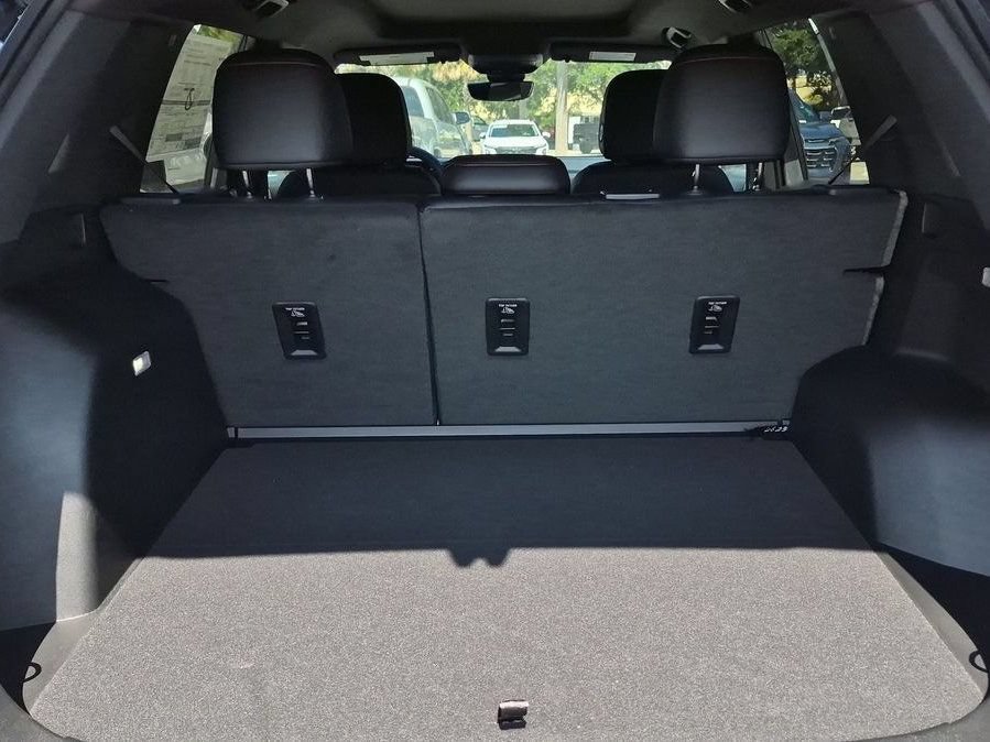 New 2026 Chevrolet Equinox ACTIV w/ Convenience Package III FWD image 22