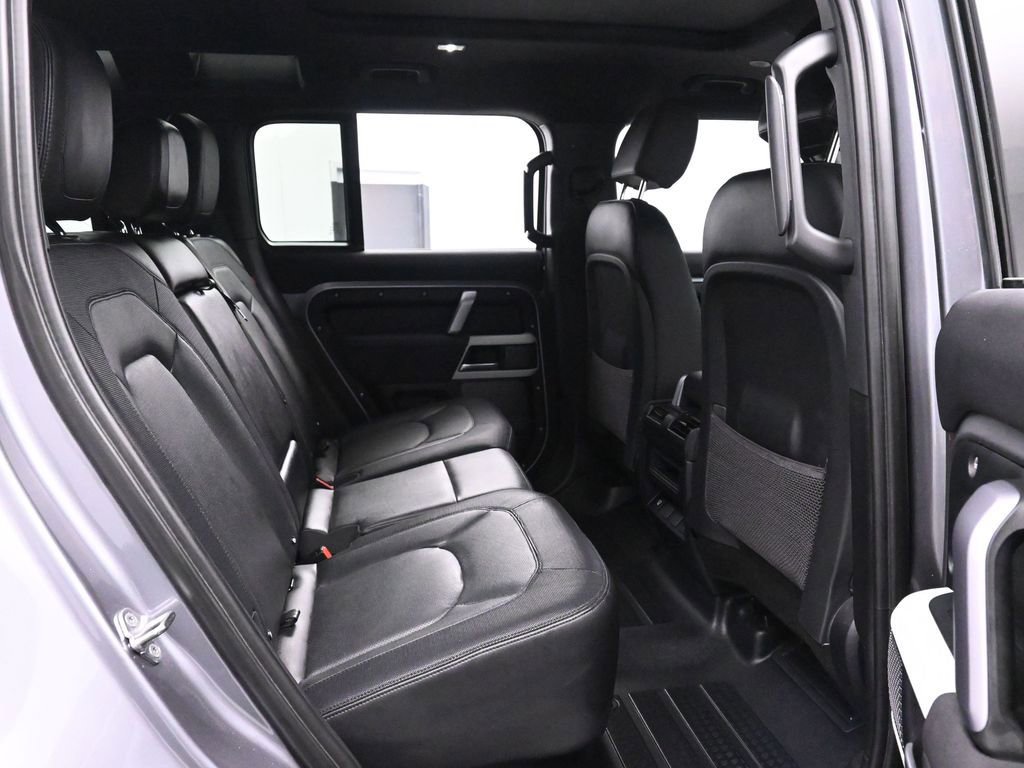Used 2023 Land Rover Defender 110 X-Dynamic SE AWD/4WD image 20